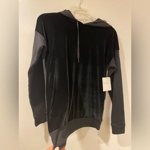 Beyond Yoga - sweatshirt- size XS NWT